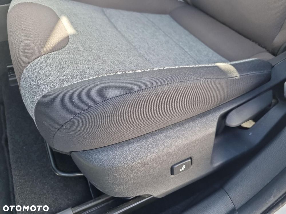 Toyota Corolla 2.0 Hybrid Trek - 22