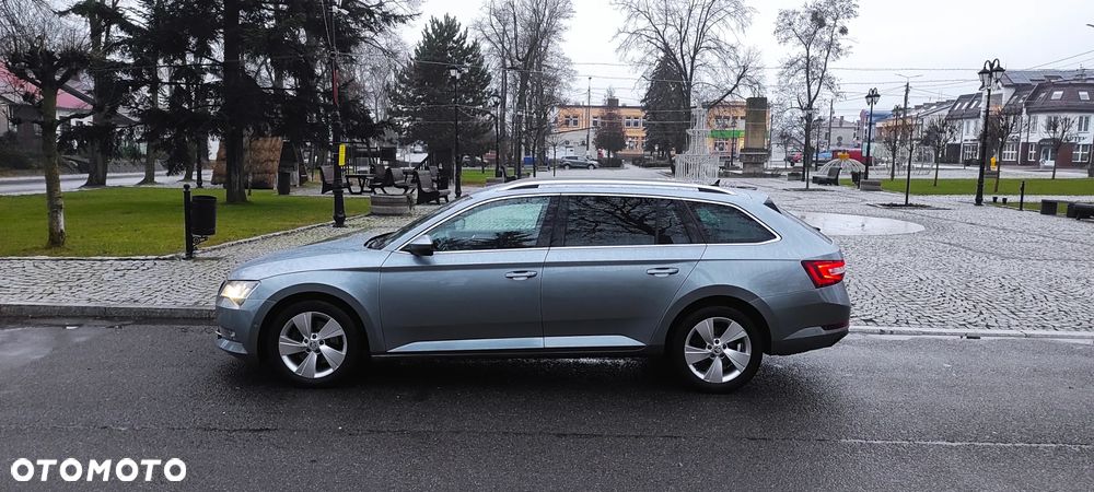 Skoda Superb 2.0 TDI 4x4 DSG SportLine - 4