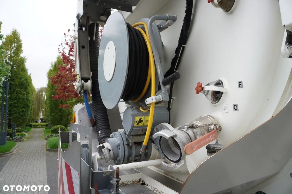 MAN TGS 26.360 E6 / Zabudowa WUKO Rivard 18 m3 / 180 tys. km / oś skrętna - 17