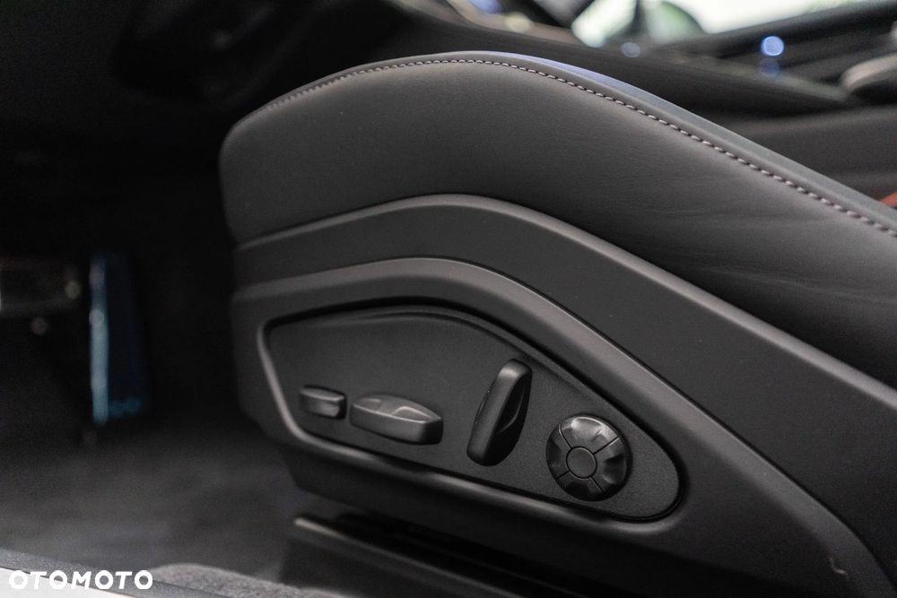 Porsche Panamera 4 E-Hybrid PHEV - 26