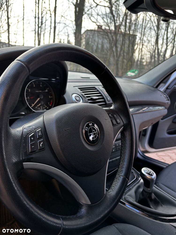 BMW Seria 1 116i - 17