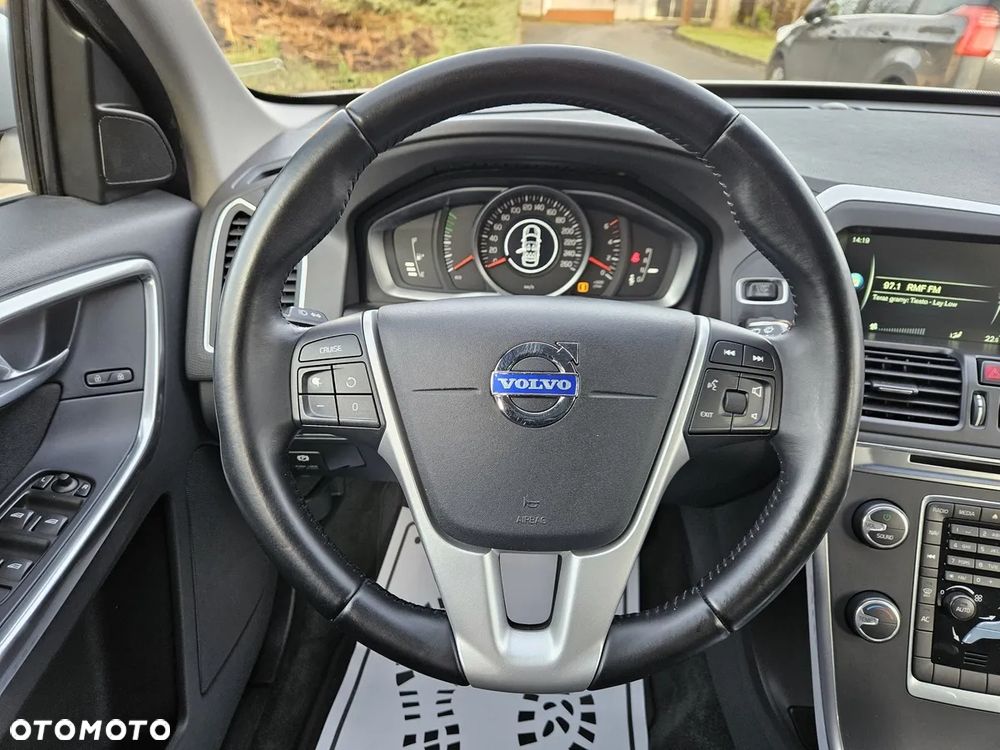 Volvo XC 60 D3 Momentum - 24