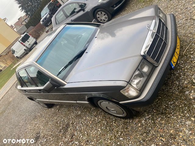 Mercedes-Benz W201 (190) - 7