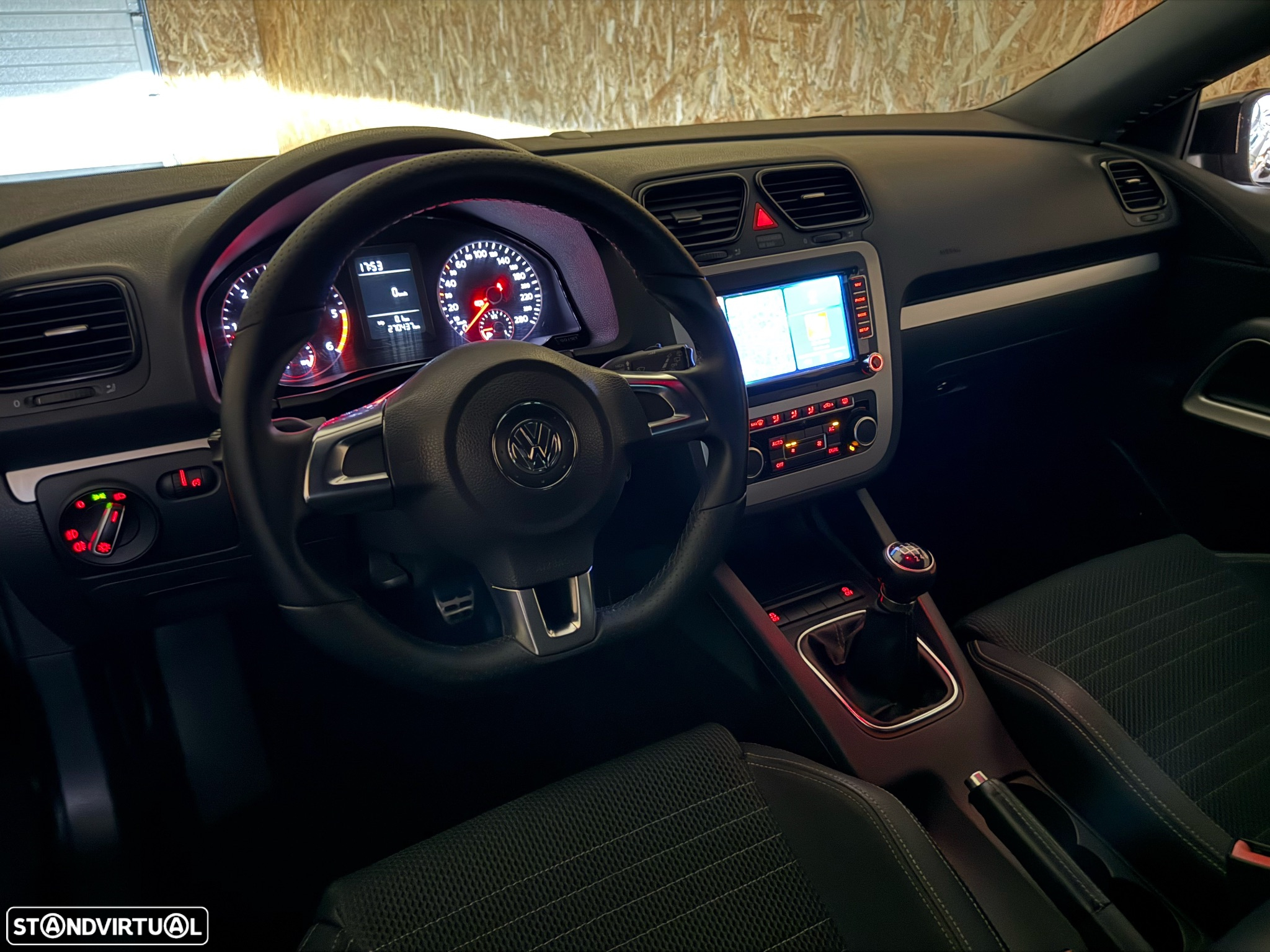 VW Scirocco 2.0 TDI Sport - 29