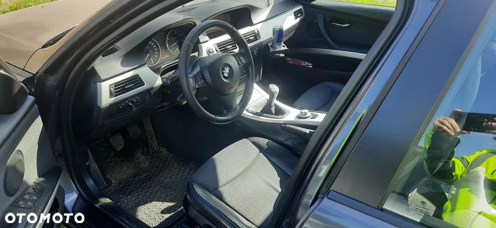 BMW Seria 3 320i - 10