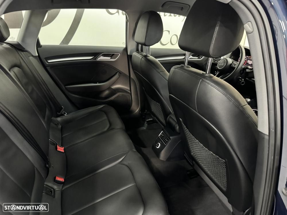 Audi A3 Sportback 30 TFSI Design - 43