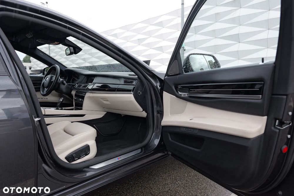 BMW Seria 7 750Ld xDrive Blue Performance Edition Exclusive - 29