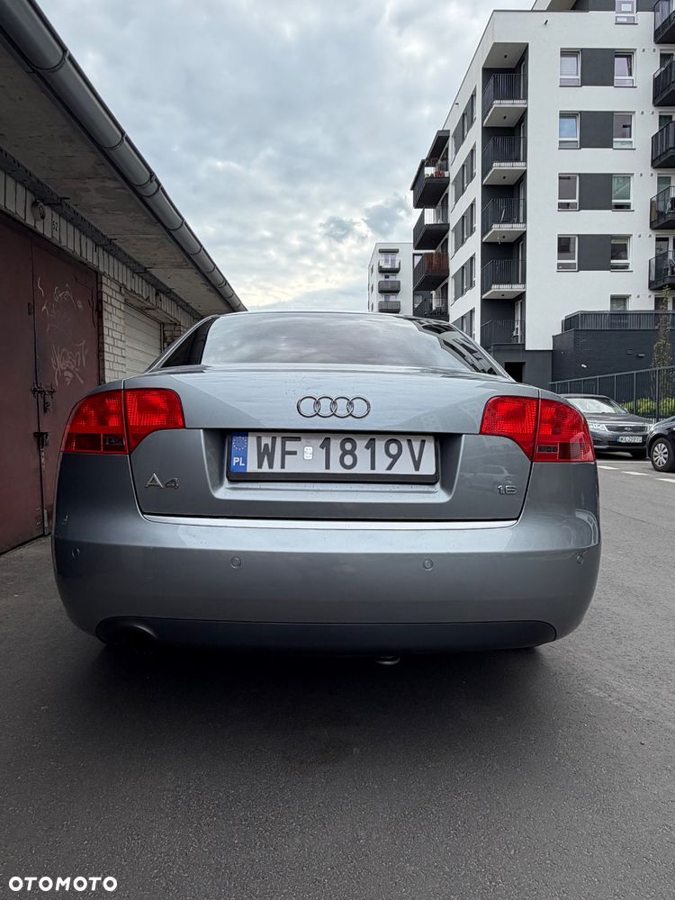 Audi A4 Limousine 1.6 - 9