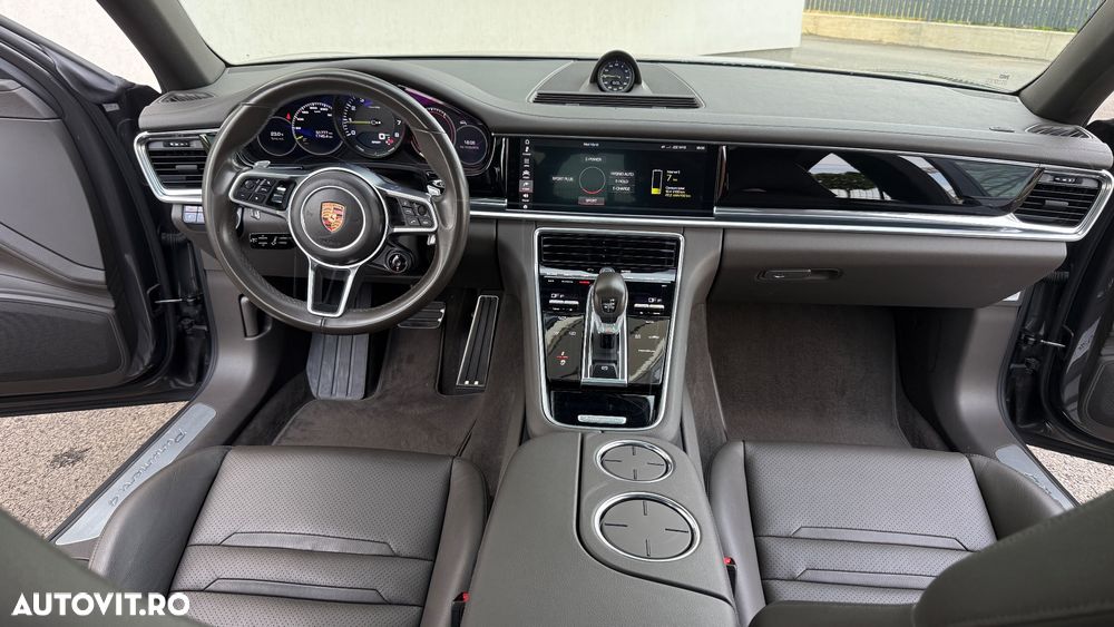 Porsche Panamera 4 - 22