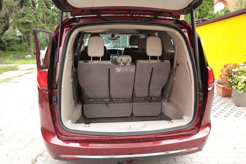 Chrysler Pacifica - 14