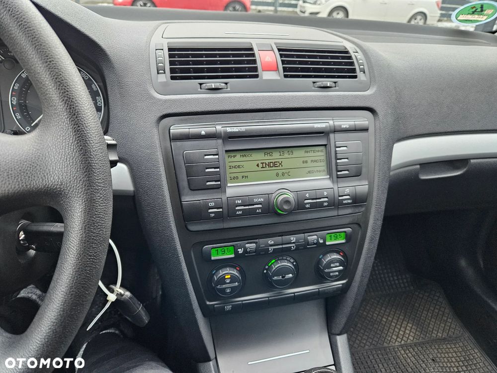 Skoda Octavia 1.6 FSI Ambiente - 17