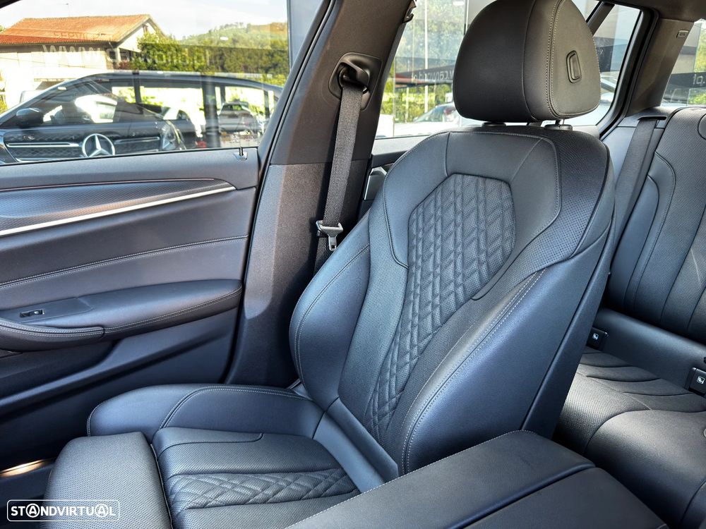 BMW 530 e Pack M - 28