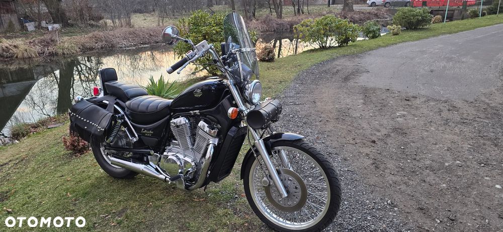 Suzuki Intruder - 15