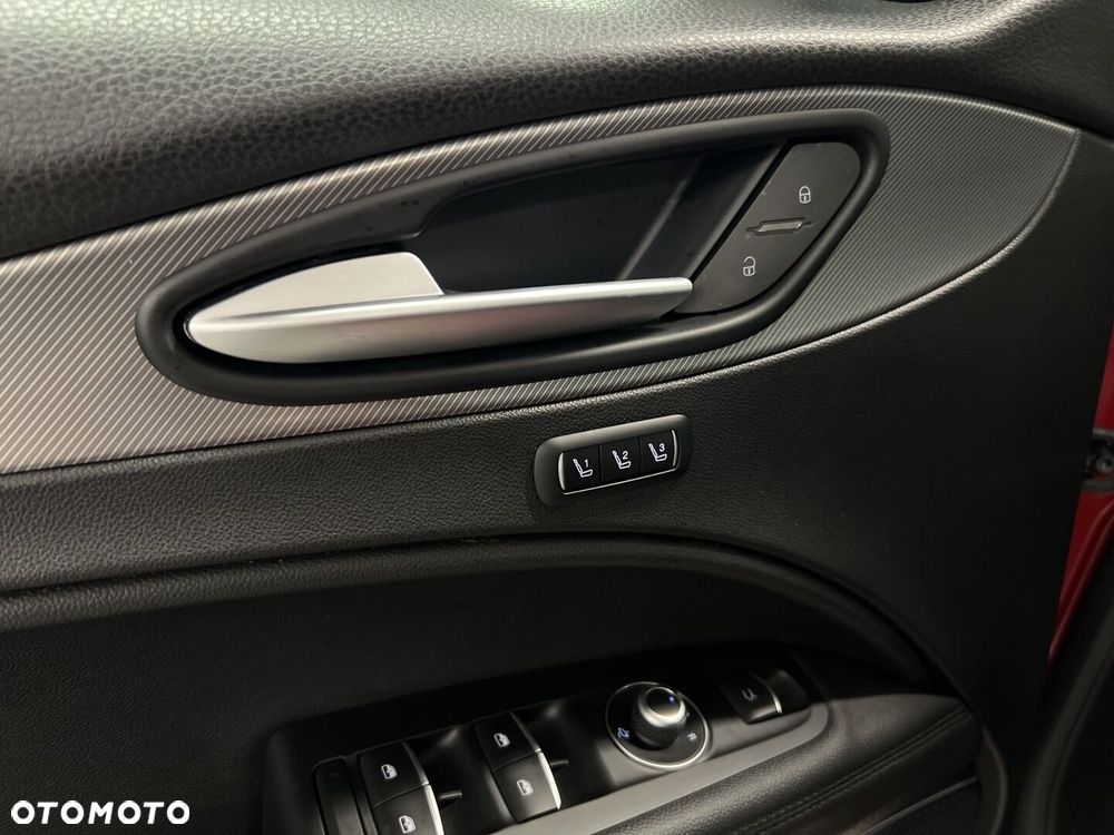 Alfa Romeo Stelvio 2.0 Turbo Veloce Q4 - 21