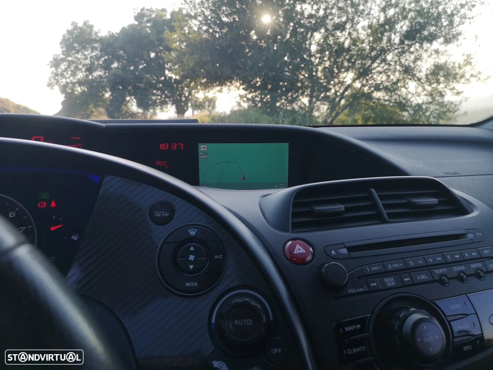 Honda Civic 2.0 i-VTEC Type R Championship White Edition - 9