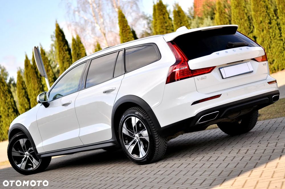 Volvo V60 Cross Country B4 D AWD Plus - 14