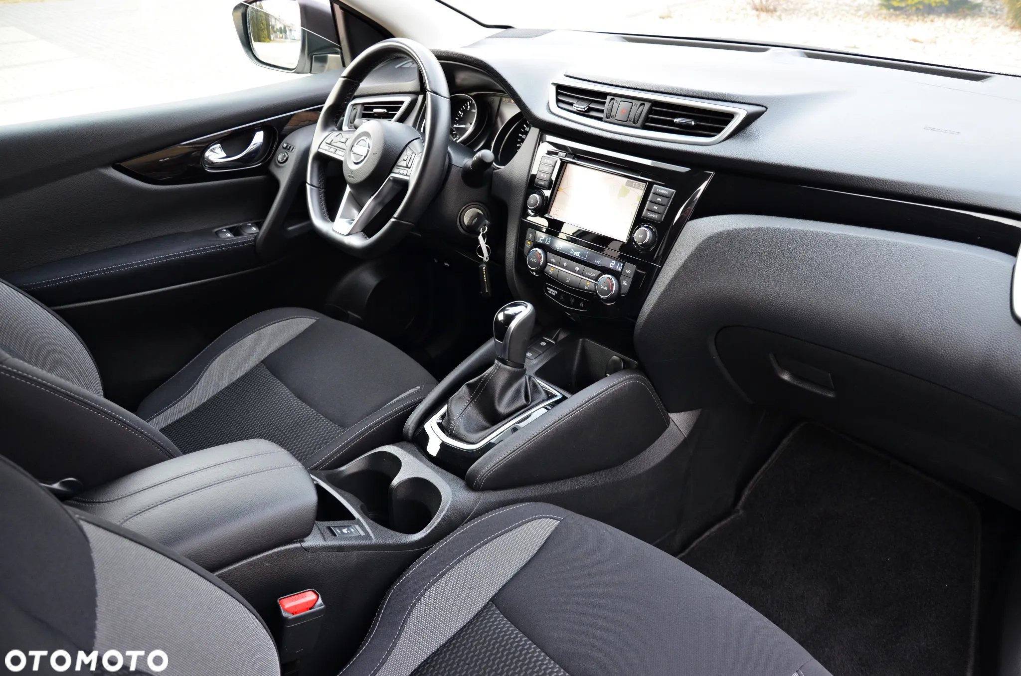 Nissan Qashqai 1.3 DIG-T DCT TEKNA - 6
