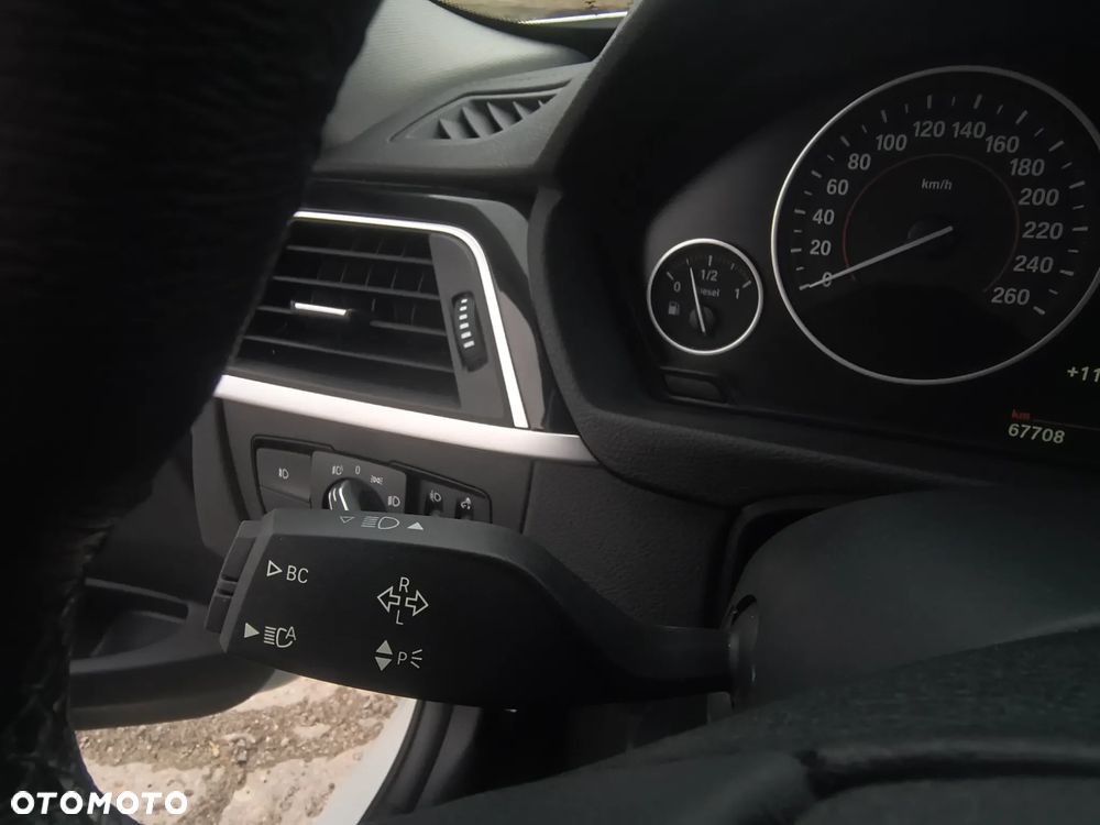 BMW Seria 3 320d Touring Sport Line - 24