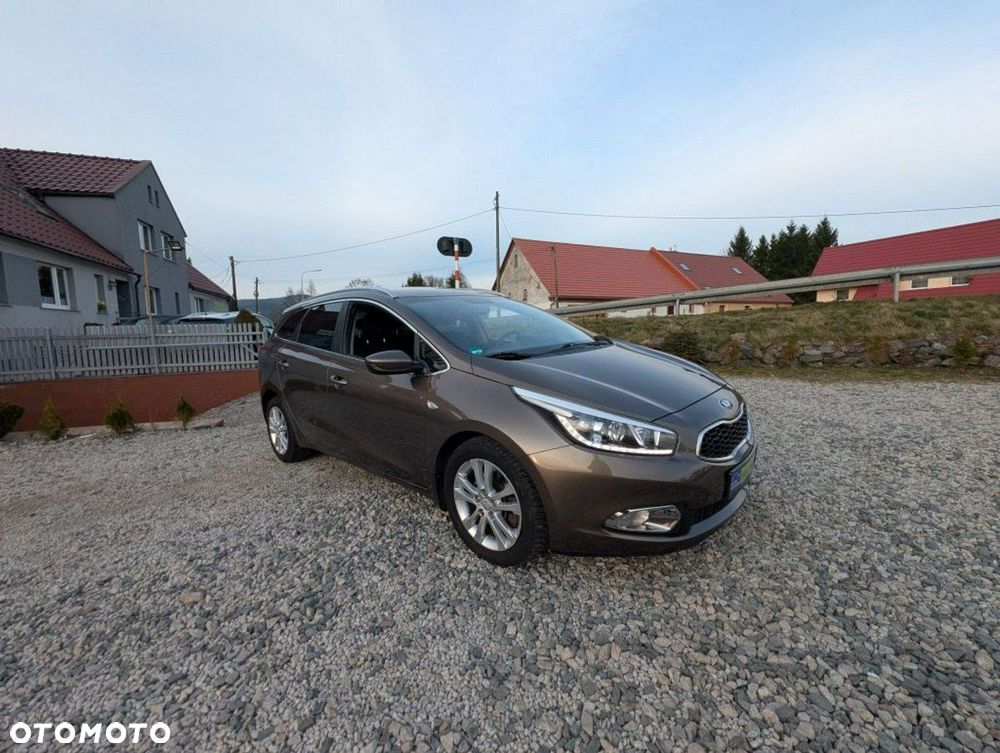 Kia Ceed - 4