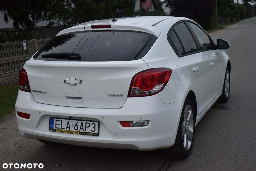 Chevrolet Cruze - 12