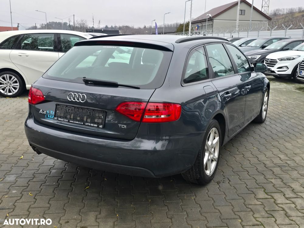 Audi A4 Avant 2.0 TDI DPF multitronic Attraction - 4