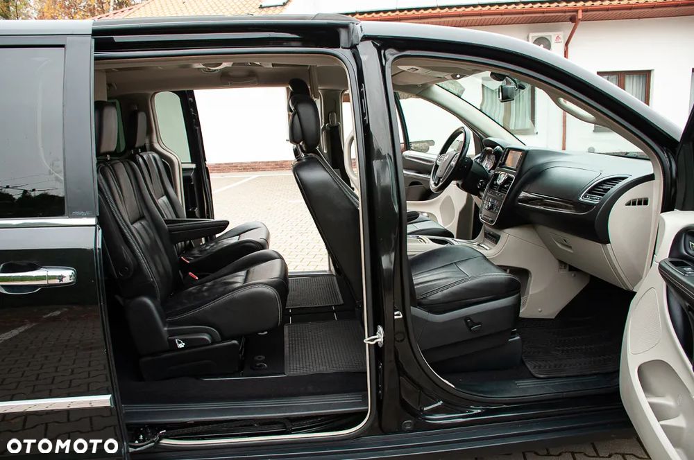 Lancia Voyager 3.6 Platinum - 5