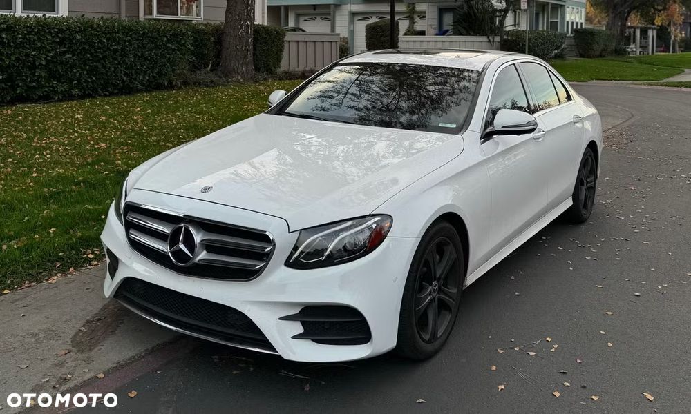 Mercedes-Benz Klasa E 450 4-Matic Exclusive - 3