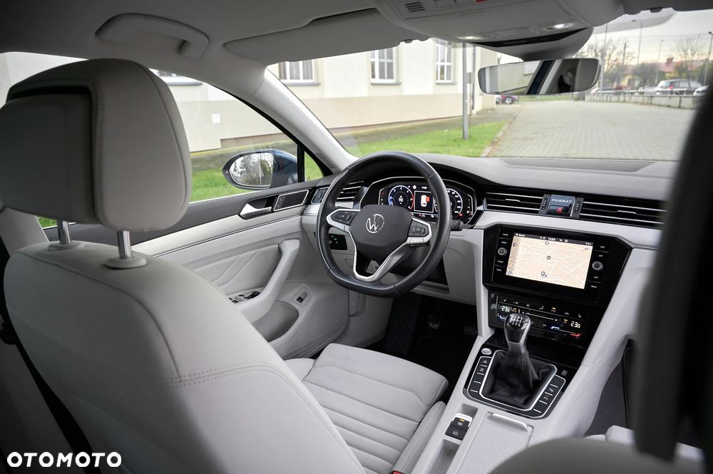 Volkswagen Passat - 28