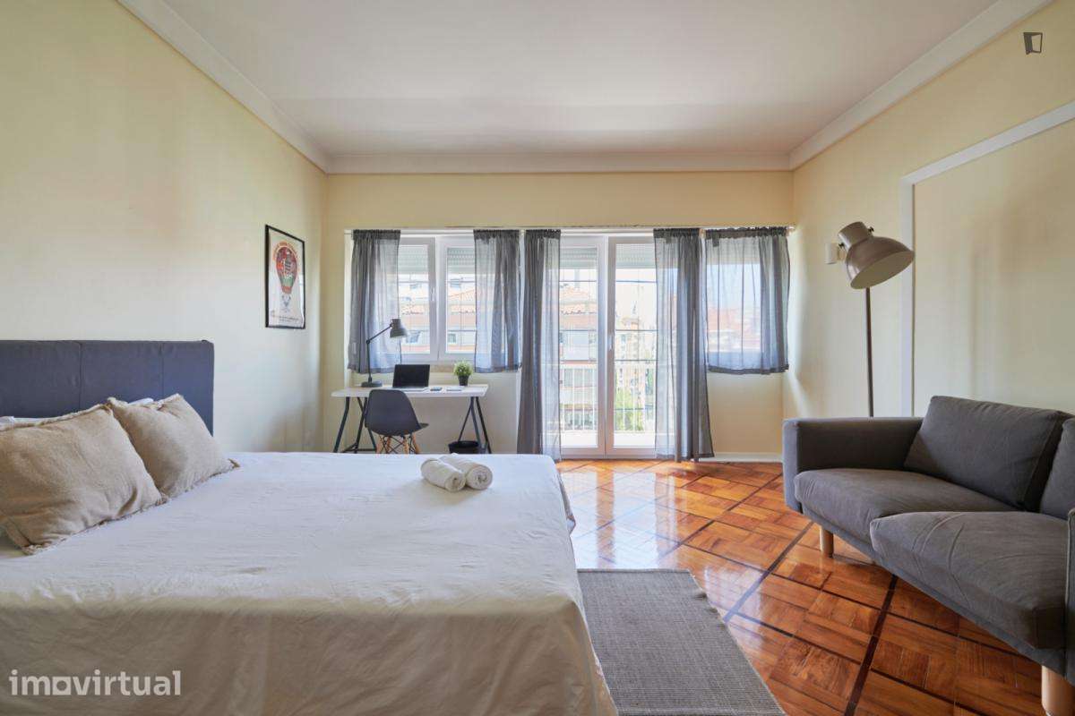 Quarto - localizado em São Sebastião Lisbon - Grande imagem: 3/35