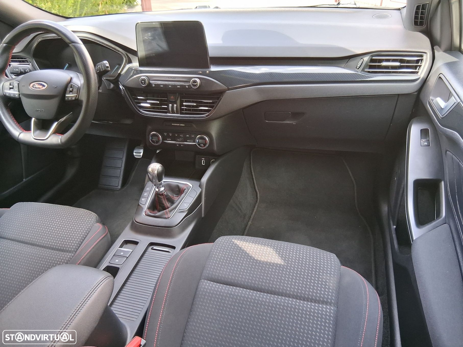 Ford Focus SW 1.0 EcoBoost ST-Line - 31