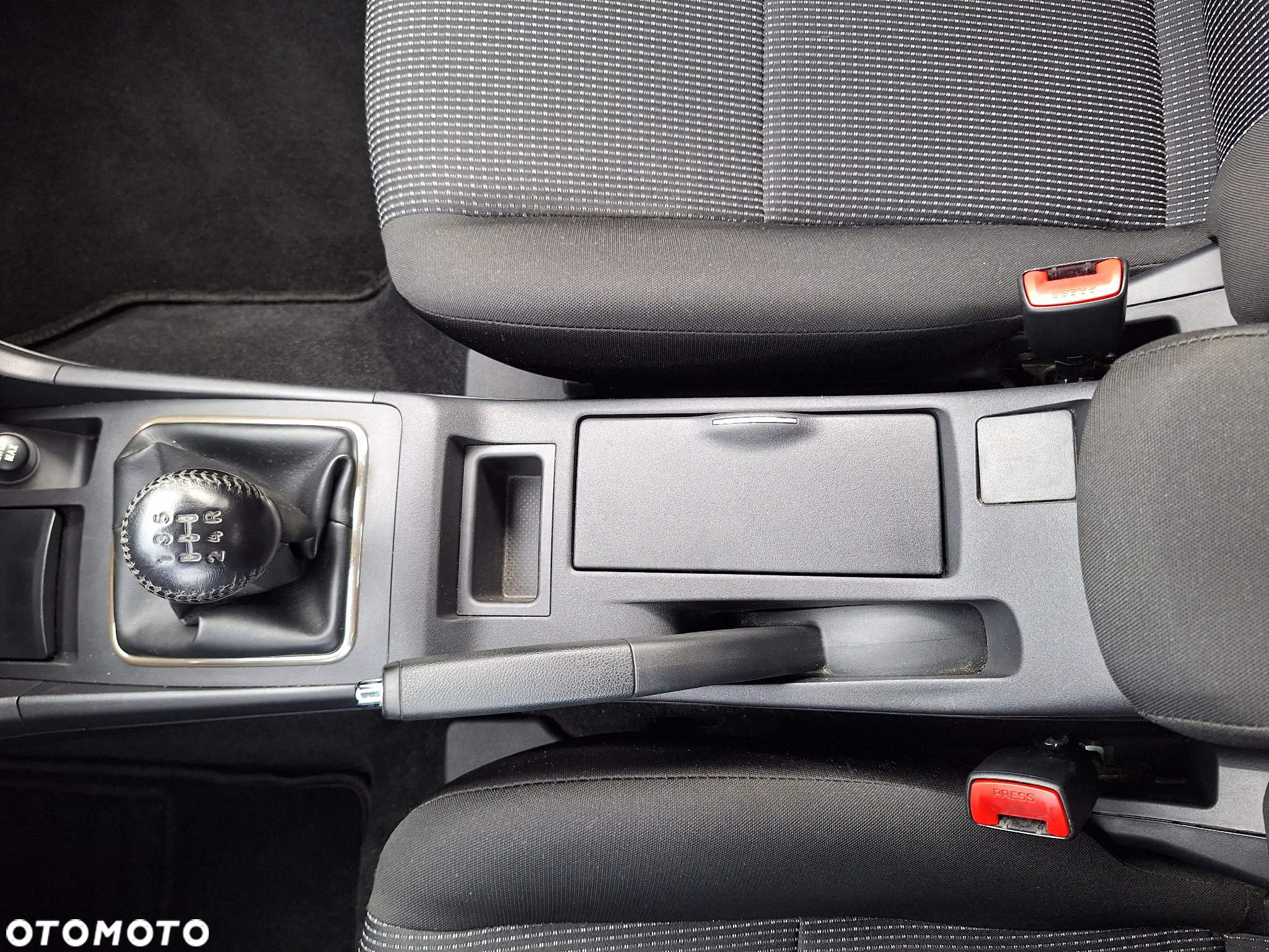 Mitsubishi Lancer 1.8 Intense - 29