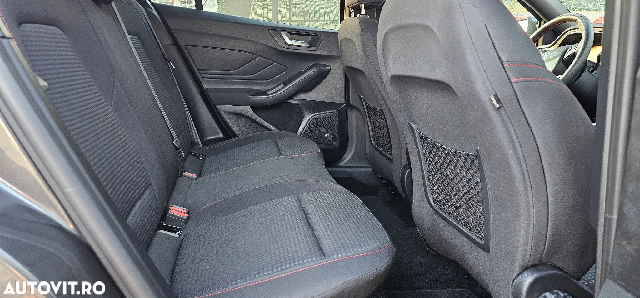 Ford Focus Turnier 1.5 EcoBlue Start-Stopp-System ST-LINE STYLE - 11