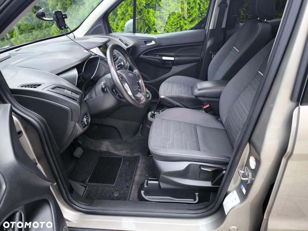 Ford Tourneo Connect Grand - 12