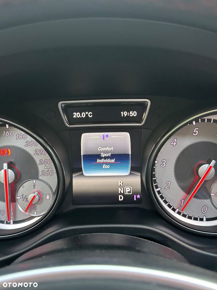 Mercedes-Benz CLA 200 7G-DCT - 21