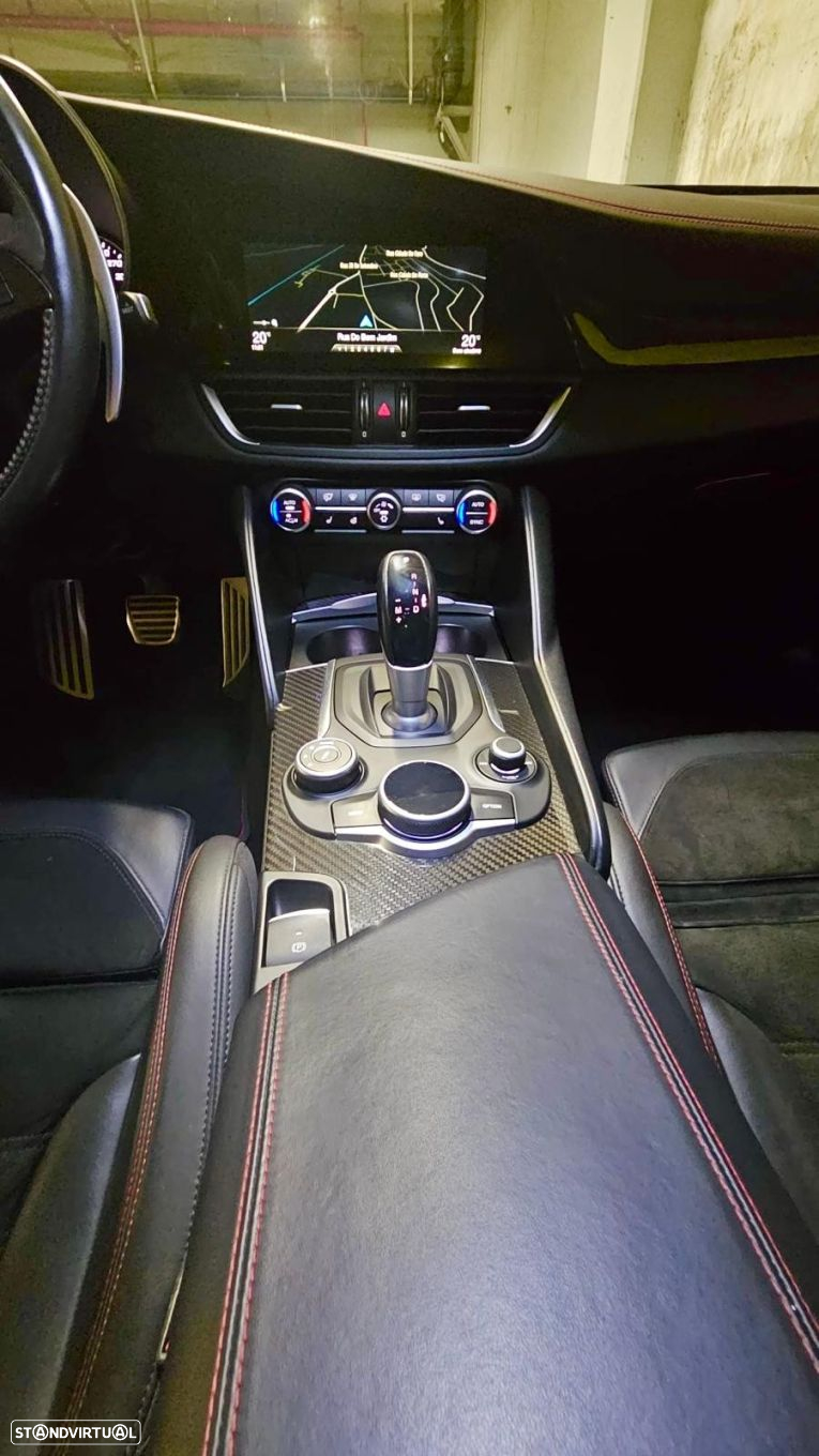 Alfa Romeo Giulia 2.9 Bi-Turbo Quadrifoglio AT8 - 21