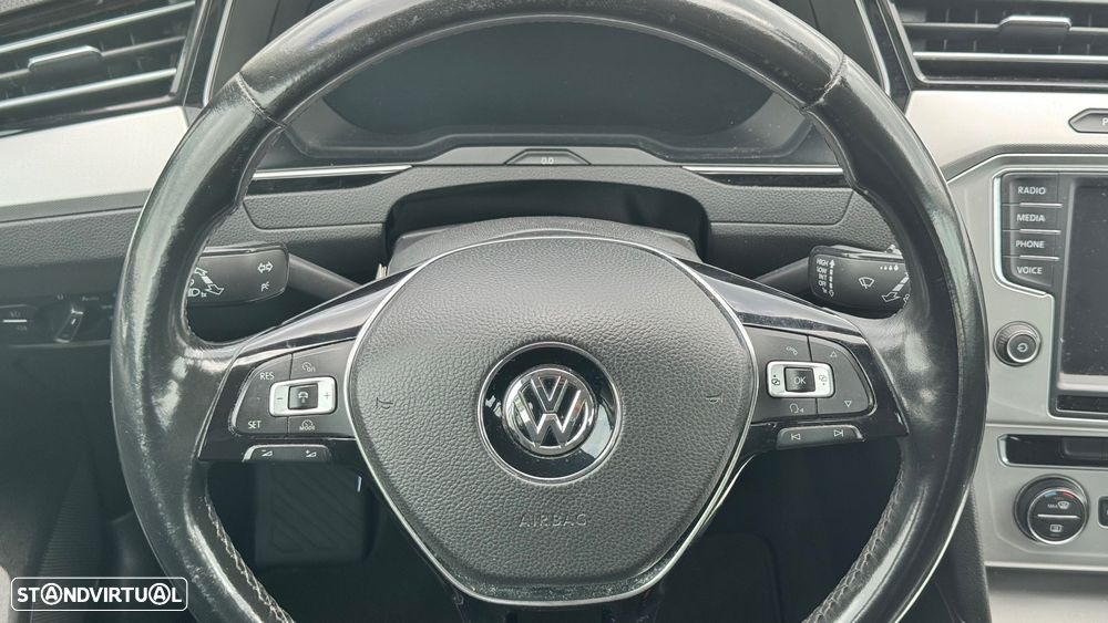 VW Passat Variant 1.6 TDI BlueMotion - 11