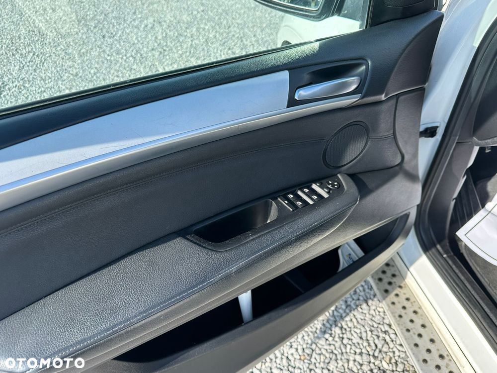 BMW X5 xDrive30d - 16