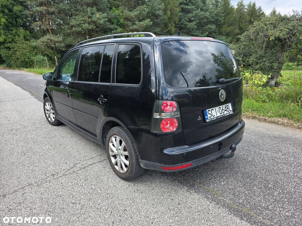 Volkswagen Touran - 2