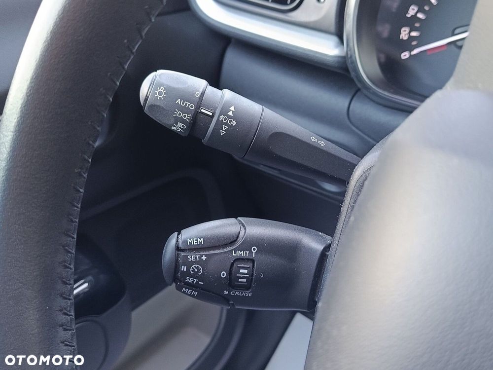 Citroën C3 1.2 PureTech Shine - 28