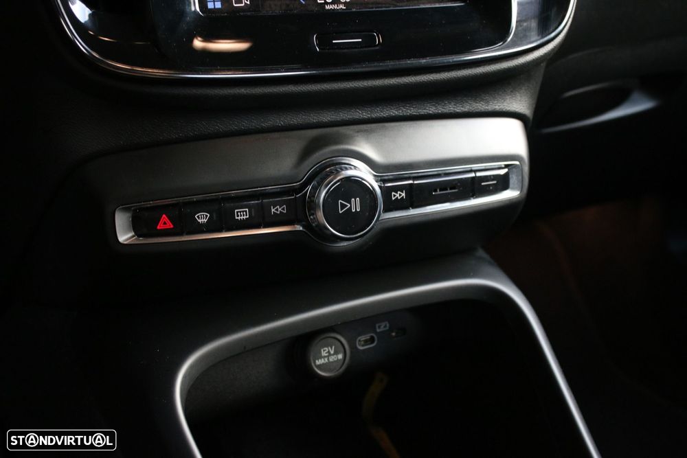 Volvo XC 40 Recharge Core - 27