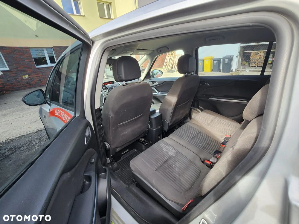 Opel Zafira - 20
