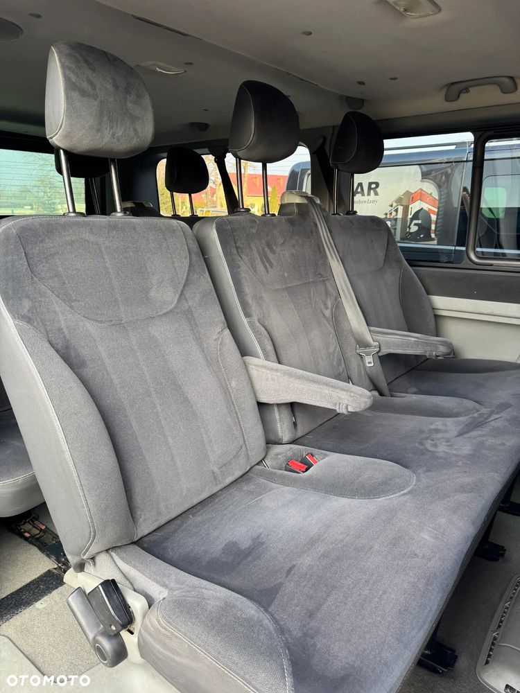 Renault Trafic Grand Passenger Black Edition - 18