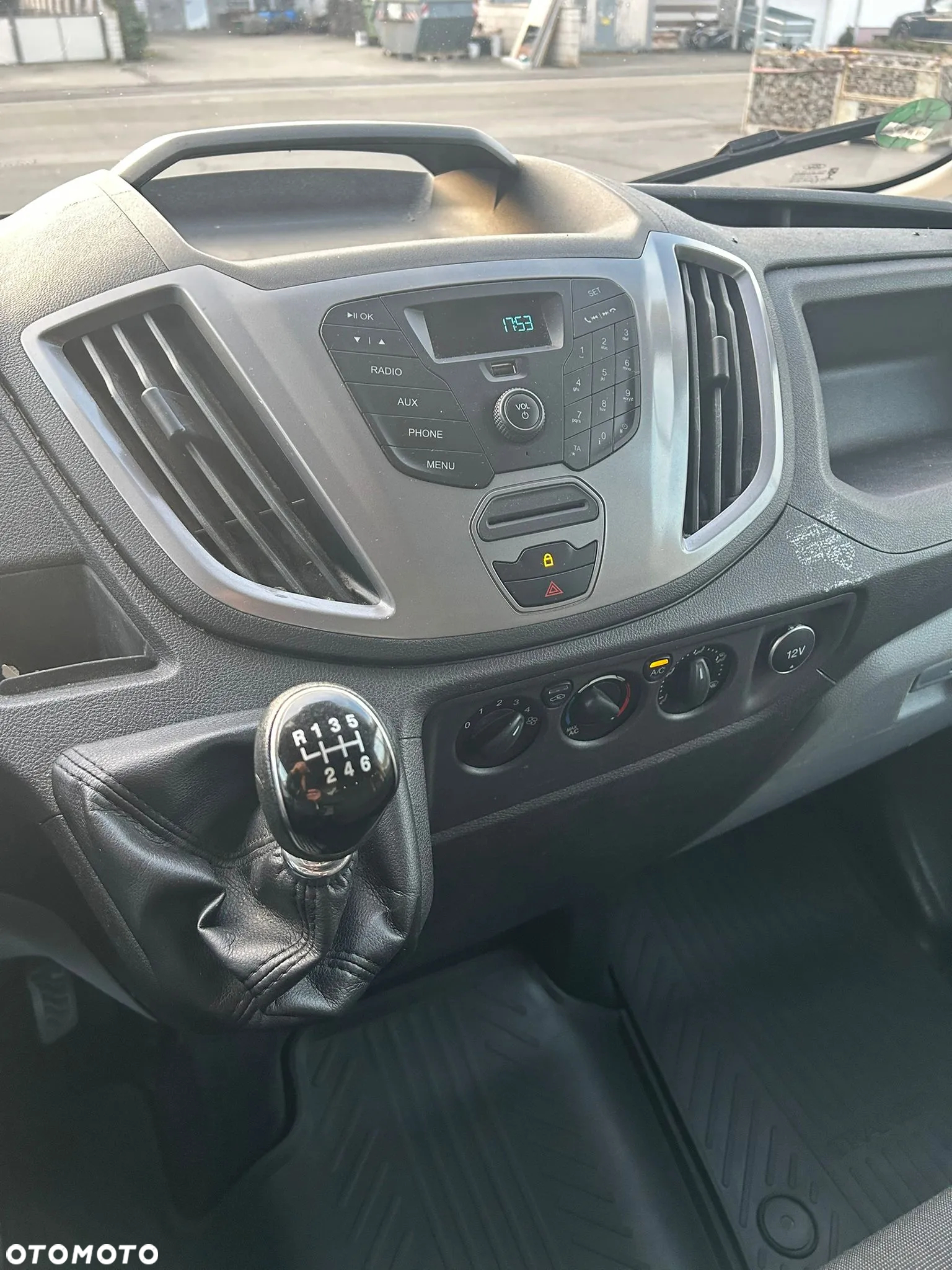 Ford Transit - 11