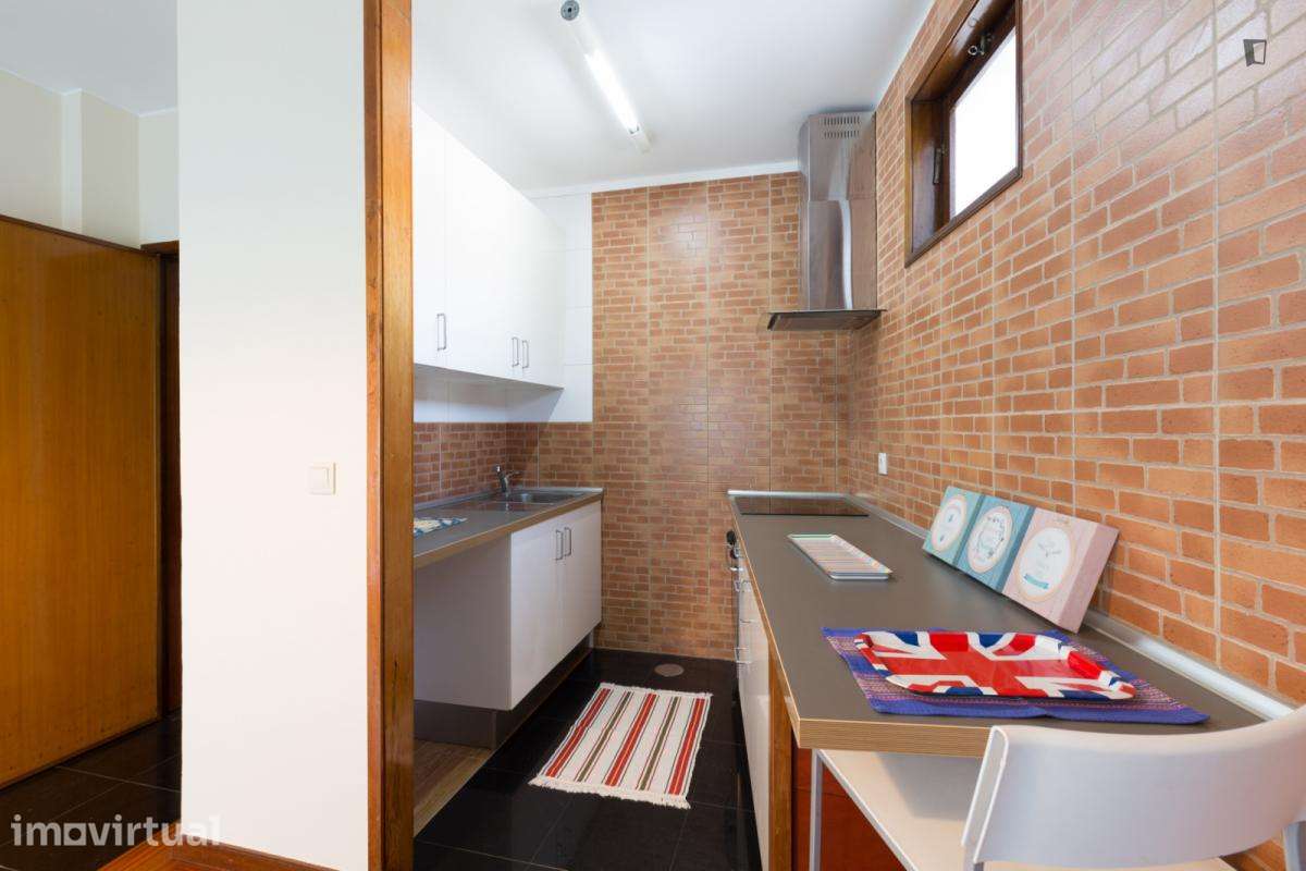 Quarto - localizado em Rio Tinto Porto - Grande imagem: 4/26