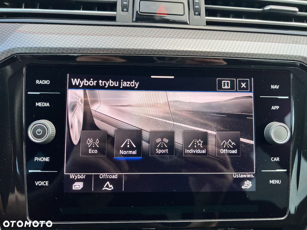 Volkswagen Passat Alltrack 2.0 TDI SCR DSG 4Motion - 34