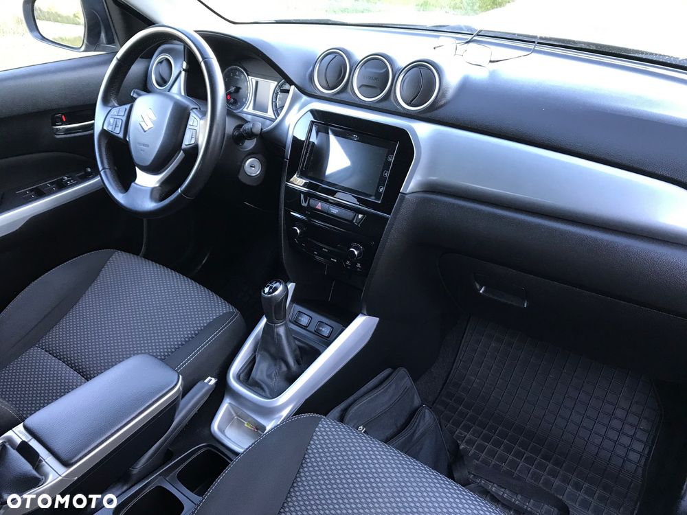 Suzuki Vitara 1.6 Comfort 2WD - 37