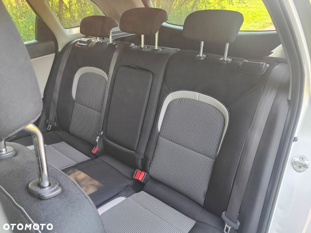 Kia Ceed 1.6 CRDi Spirit - 19