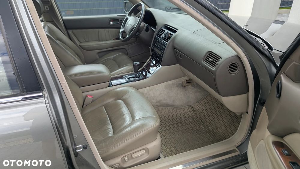 Lexus LS - 13