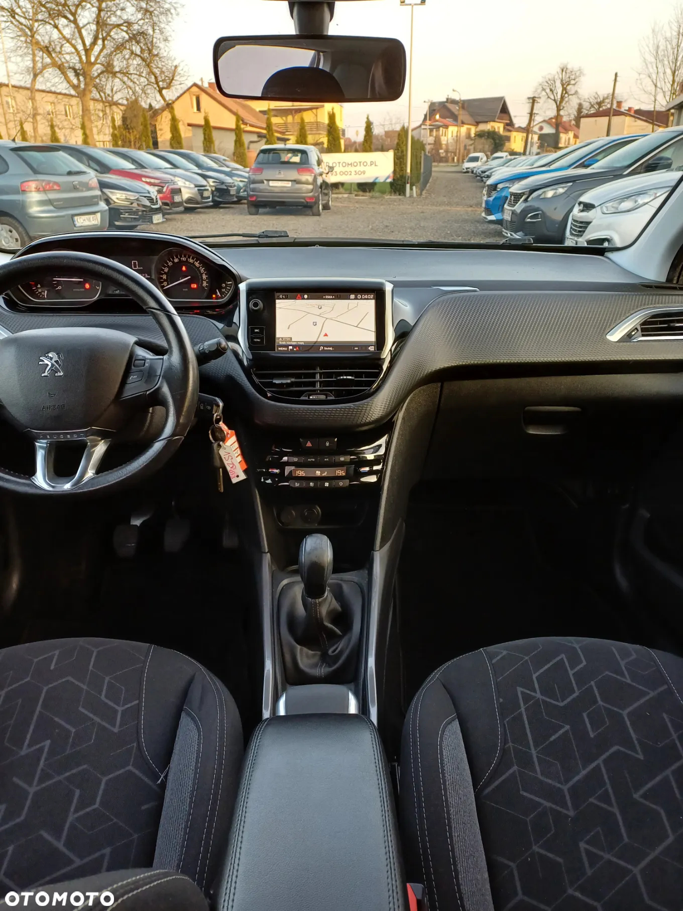 Peugeot 2008 1.2 Pure Tech Style - 16