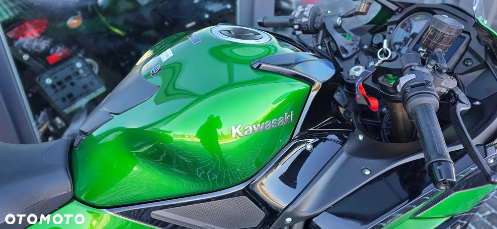 Kawasaki Ninja H2 SX - 11